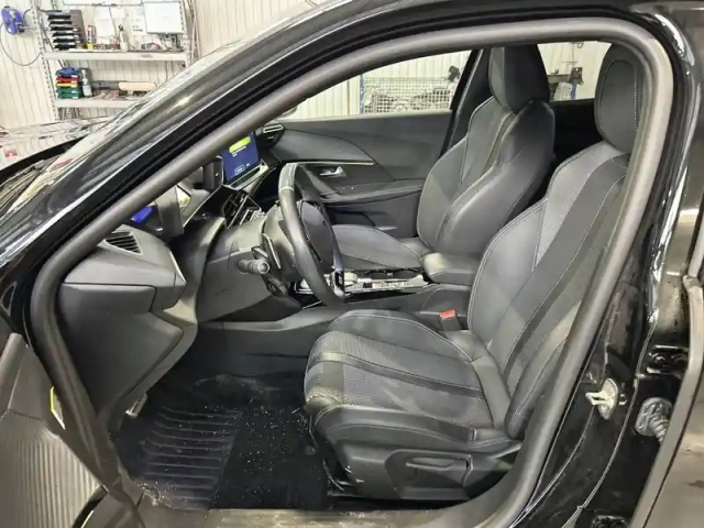 Peugeot 2008 puretech 130 s&amp;s eat8 — photo 11
