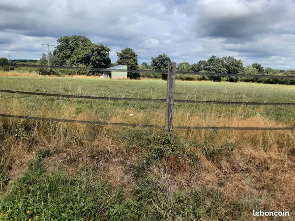 Terrain de loisir avec batiment surface 10500 m2