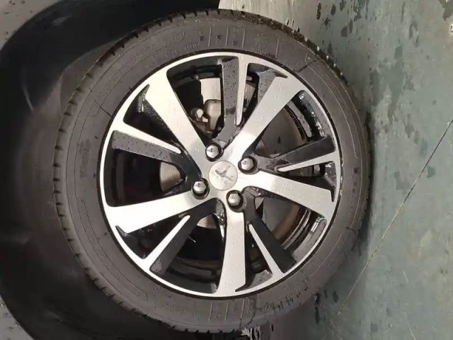 Peugeot 2008 bluehdi 120ch s&amp;s eat6 — photo 10
