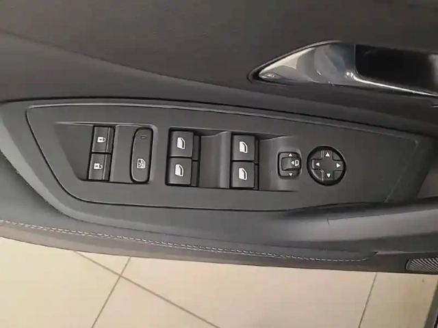 Peugeot 308 sw hybrid 145 e-dcs6 — photo 22