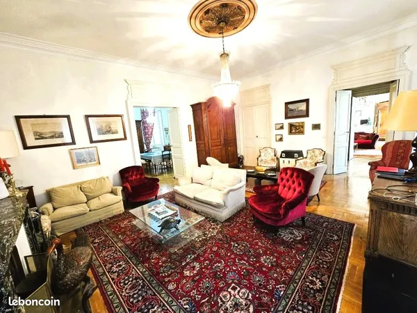 Appartement 7 pièces 195 m²