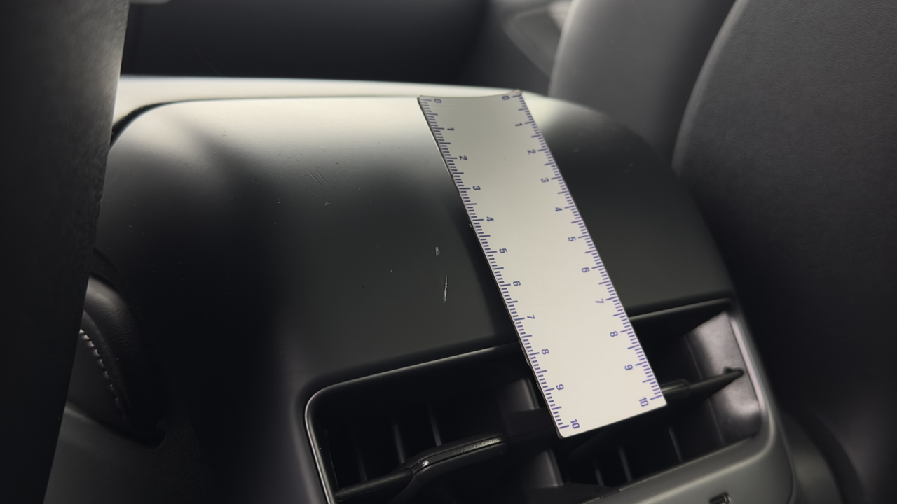 Tesla MODEL Y Standard RWD — photo 38