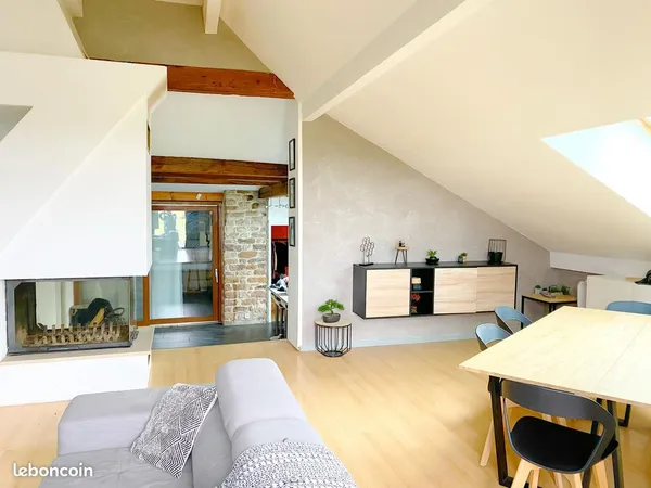 Logement 215 m2 -5 chambres - terrain - parking- sauna