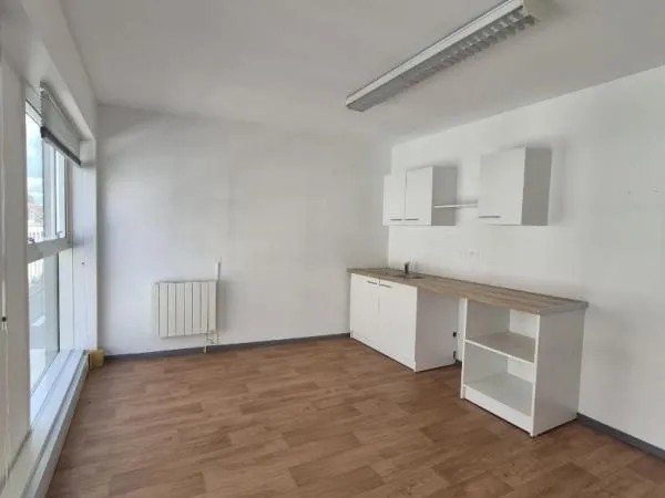 Bureau 187 m²