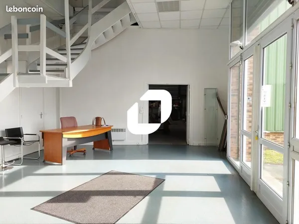 Local d'activité 320 m²