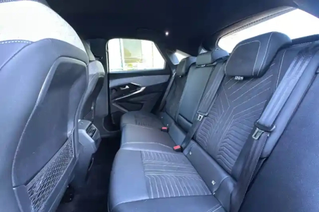 Peugeot 3008 hybrid 136 e-dcs6 — photo 42