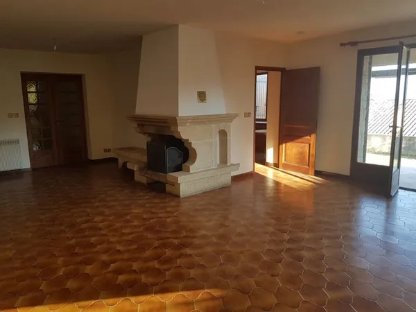 Maison de 135m2 à louer sur Sauveterre