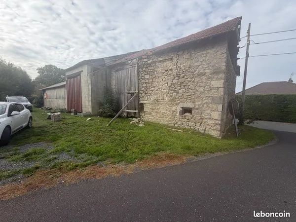 Vend 3granges collé avec terrain