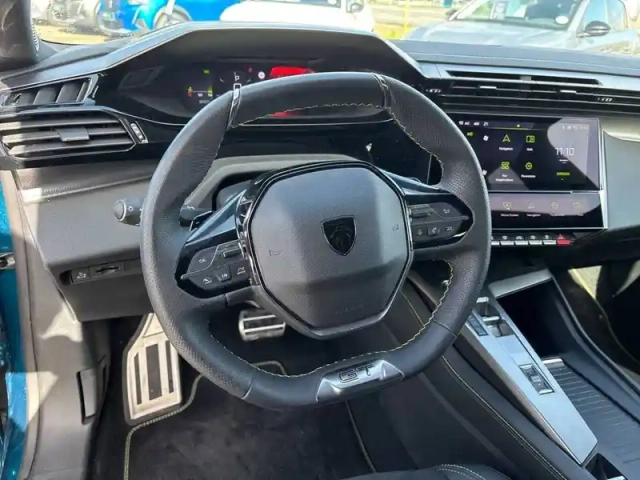 Peugeot 408 puretech 130 ch s&amp;s eat8 — photo 9