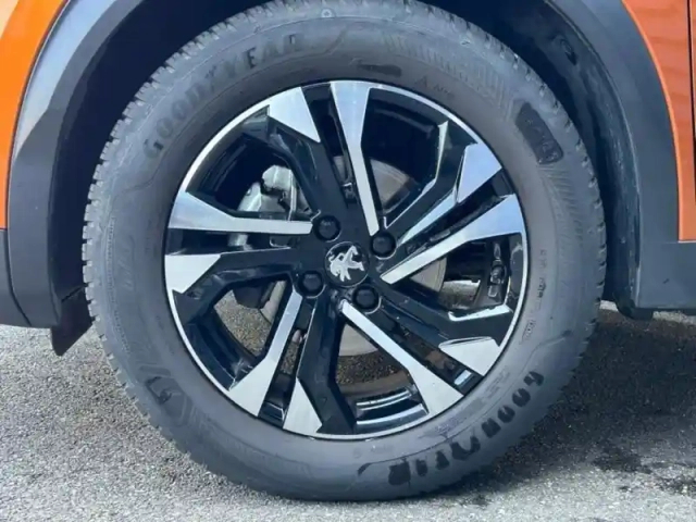 Peugeot 2008 1.2 puretech 130ch s&amp;s allure eat8 — photo 9