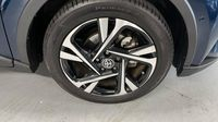 Toyota C-Hr 184h Collection 2WD E-CVT MY22 — photo 16