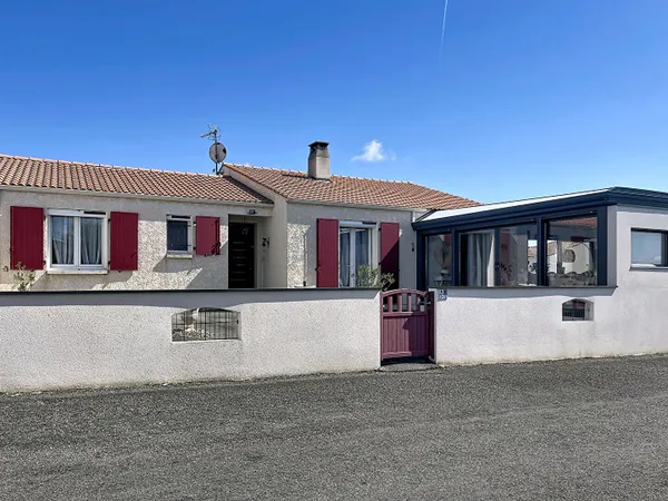 Maison de plain-pied avec piscine à Saint-Michel-en-l'Herm