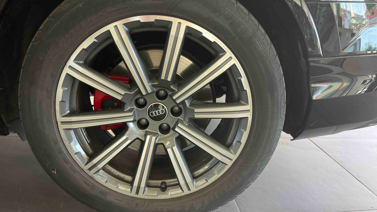 Audi Q7 60 TFSI e 462 Tiptronic 8 Quattro — photo 22