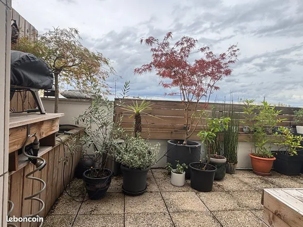 Coup de coeur - dernier étage - terrasse sans vis-à-vis - calme absolu