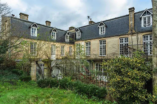 Maison 14 pièces 416 m²