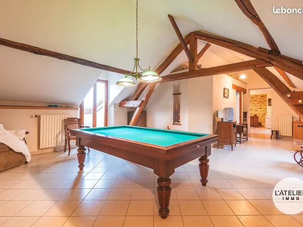 Maison 5 pièces 218 m²