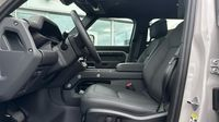 Land-Rover Defender 110 2.0 P300e PHEV X-Dynamic HSE — photo 12