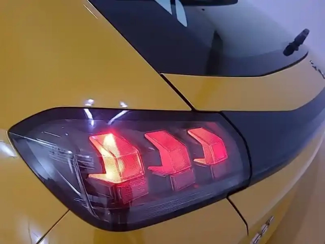 Peugeot 208 bluehdi 100 s&amp;s bvm6 — photo 65