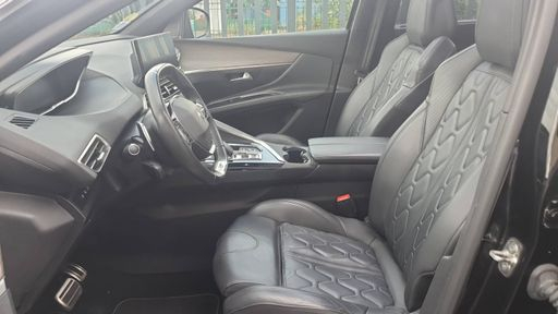 Peugeot 5008 2.0 BlueHdi 180 EAT8 - Gt Pack – 2022 – 126077 km – Diesel – Boîte Automatique — photo 39