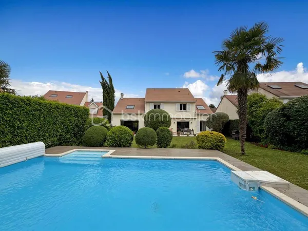 Maison 9 pièces 230 m²