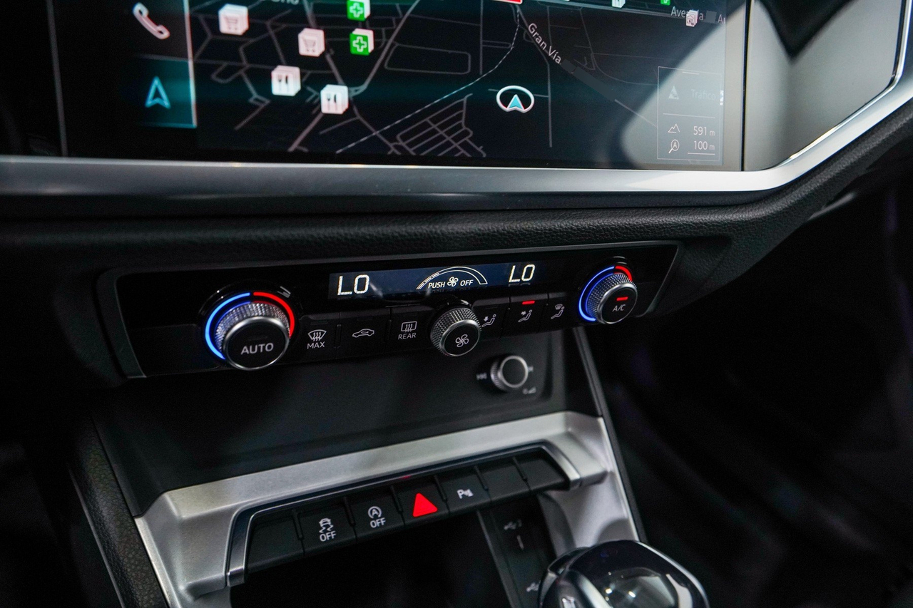 Audi Q3 — photo 27