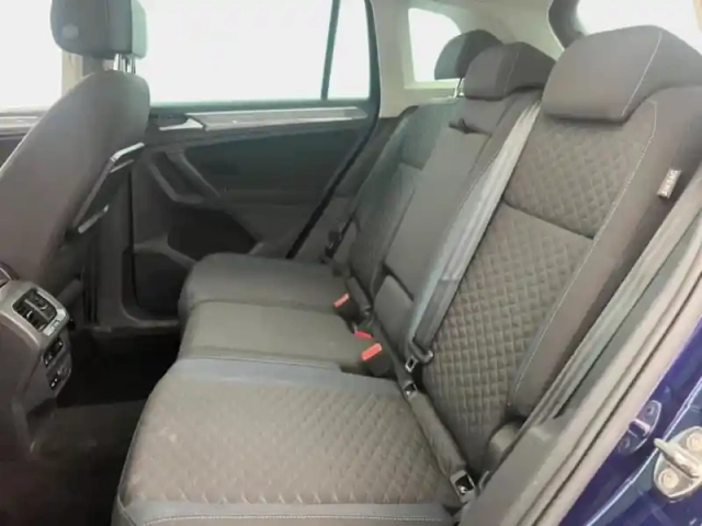 Volkswagen Tiguan 2.0 tdi 150ch iq.drive dsg7 euro6d-t — photo 12