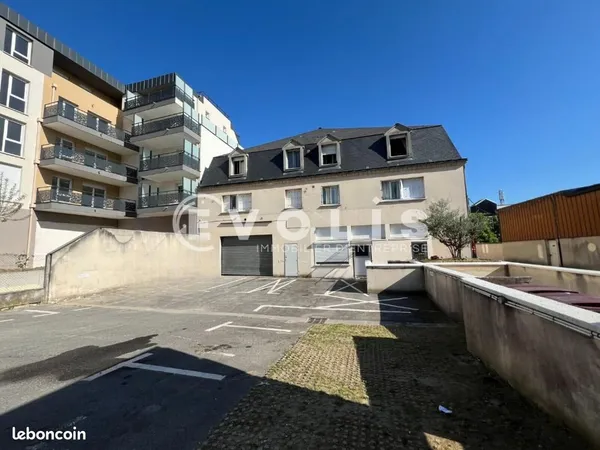 Local d'activité 91 m²