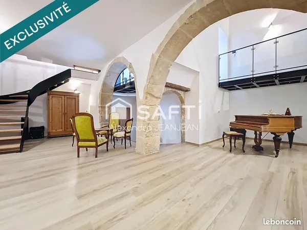 Maison 7 pièces 236 m²