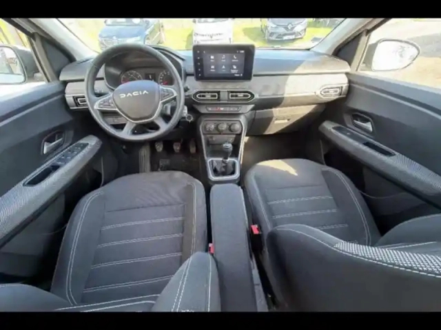 Dacia Sandero 1.0 tce 90ch expression — photo 9