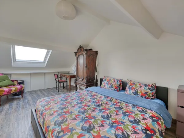 Loue dernier d'étage complet d'une maison de charme