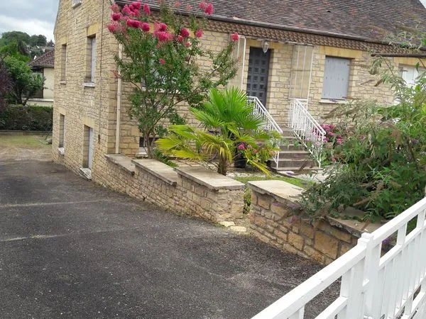 Maison spacieuse en pierre