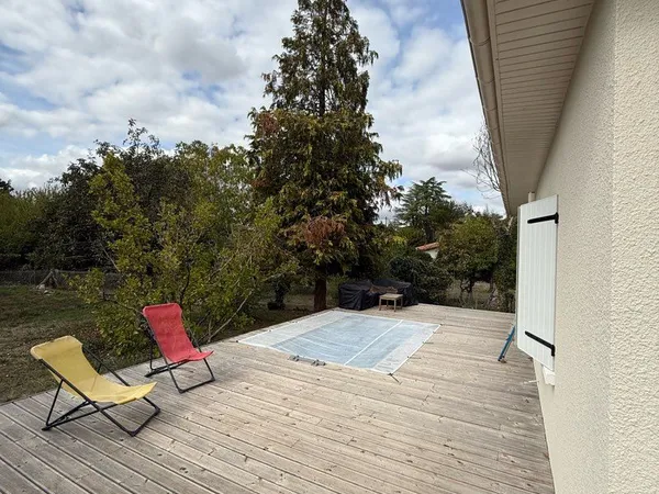 Maison entièrement rénovée - 4 chambres - Terrain 1 000 m² - Sous-sol 60 m²