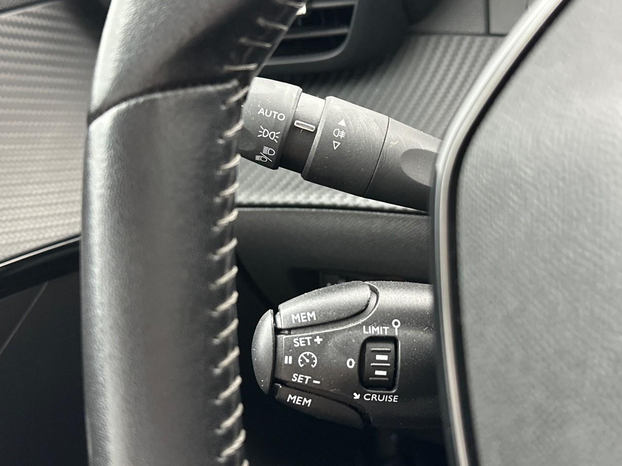 Peugeot 208 puretech 100 s&s bvm6 allure — photo 17