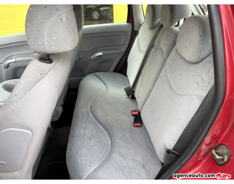 Citroën C3 1.4i Pack Clim 75Ch occasion - Essence - 2004 - 109 000 km - 3 990 € - Yerville (Seine-Maritime) 992786227527 — photo 11