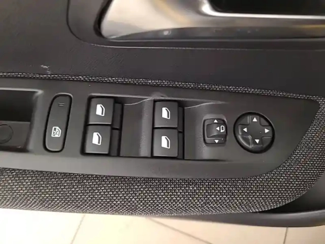 Peugeot 208 puretech 75 s&amp;s bvm5 — photo 27