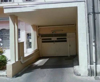 Quart. 5 Avenues - pkg 2 roues dans box sécurisé
