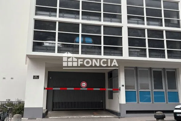 Garage et parking Location Lyon 108€