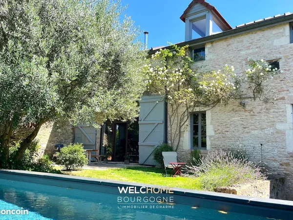 Propriété 7 pièces 215 m²