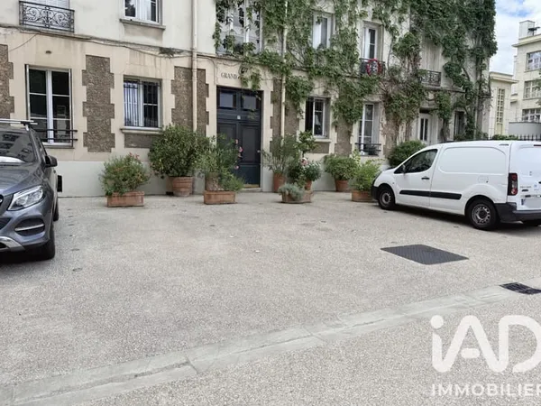 Parking 12 m²