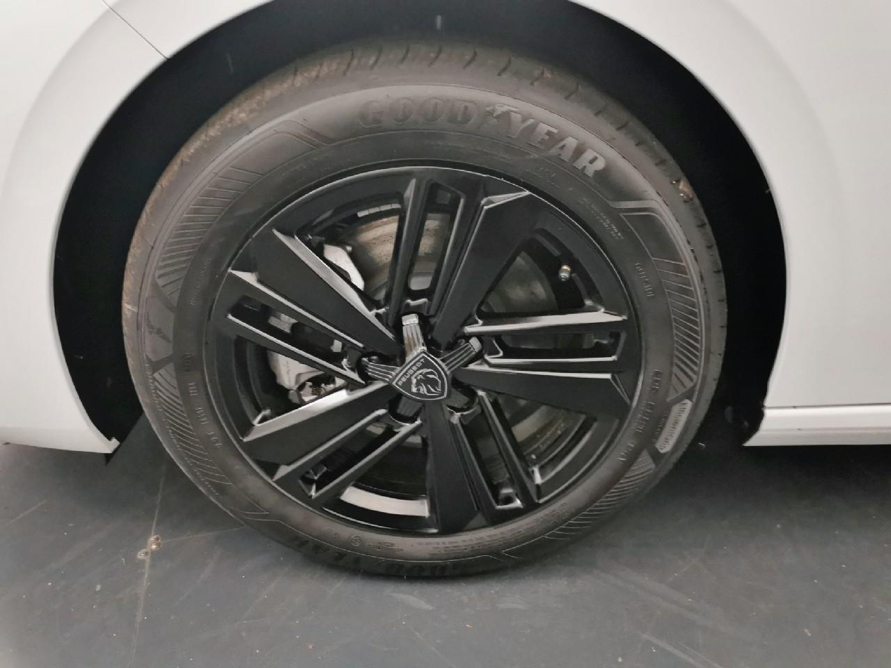 Peugeot 308 sw hybrid 145 e-dcs6 style — photo 16