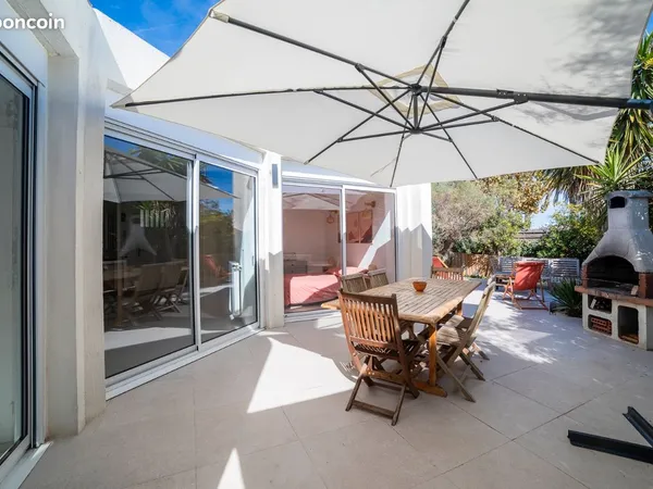Villa de plain-pied rénovée - à 30 mètres de la plage