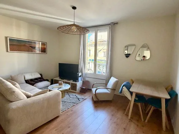 Appartement T3 Chartrons entièrement rénové