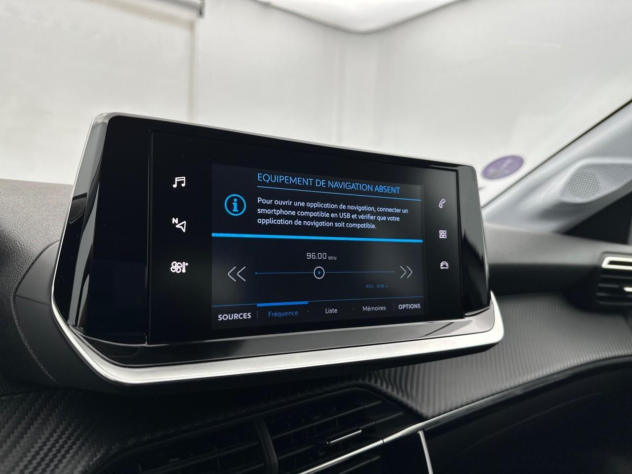 Peugeot 208 puretech 75 s&s bvm5 style — photo 10