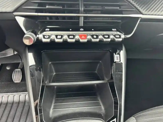 Peugeot 208 puretech 75 s&amp;s bvm5 — photo 23