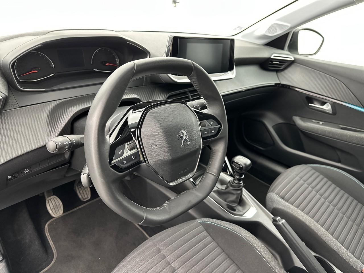 Peugeot 208 puretech 100 s&s bvm6 style — photo 8