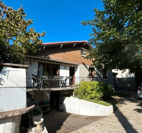 Maison individuelle 107 m² avec grand jardin 300 m2 et garage traversant 33 m² - Tarbes Nord - Calme