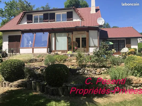 Maison 9 pièces 217 m²
