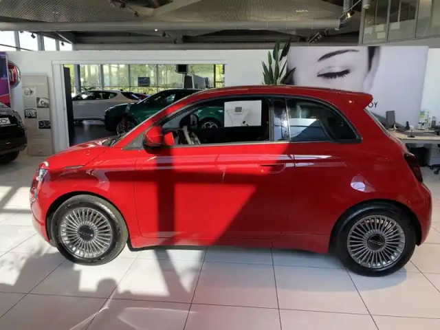 Fiat 500 3+1 e 95 ch — photo 62