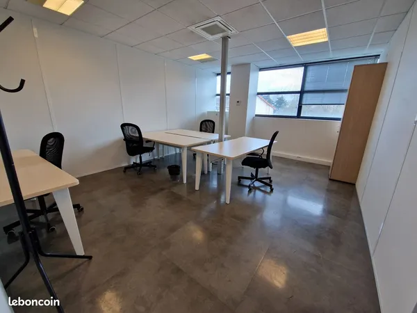 Bureaux à louer 4 postes