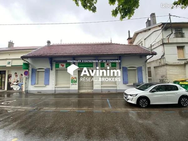 Local 275 m² Le Pont-de-Claix